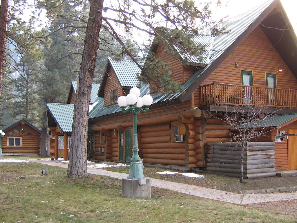 Rainbow Lake Castle Resort Прінстон Екстер'єр фото